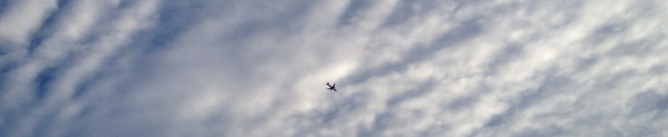 2012-09-14 08.01.15 Flugzeug am Morgenhimmel